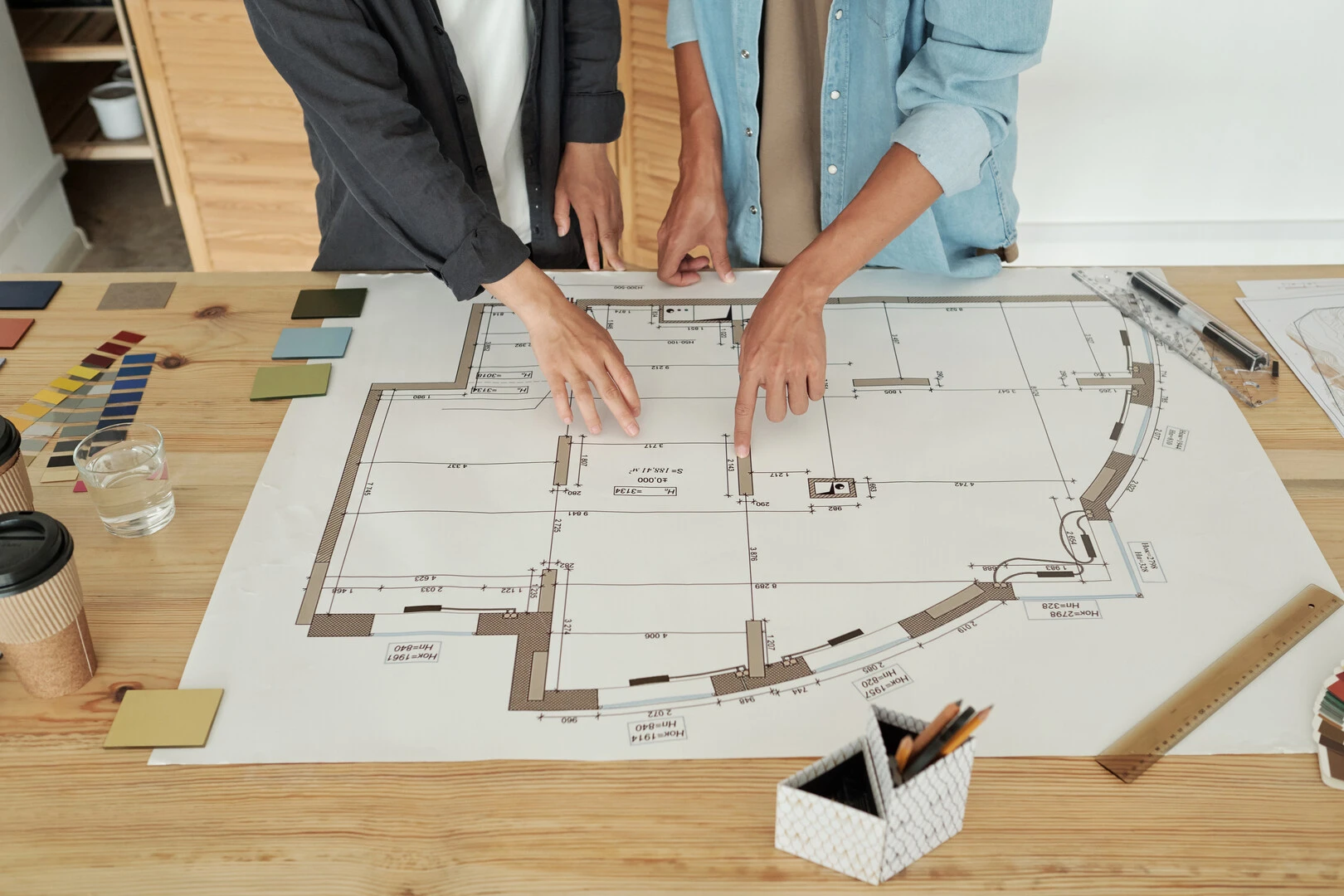 How to install tiles with tile adhesive - Planning the layout for tile application