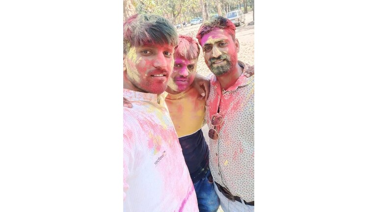 Holi runnerup suresh kumar